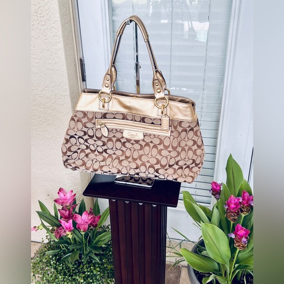 🔥HOST PICK🔥 Coach Signature Canvas Tan and Gold Satchel - Picture 3 of 9